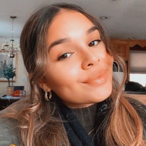 Meet your Posher, Ariana